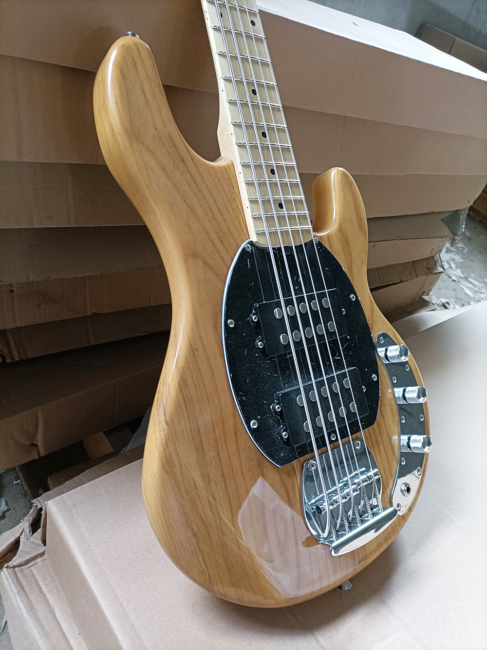 Custom 5 Strings Electric Bass Natural Wood Color with Ash Body Maple Fretboard