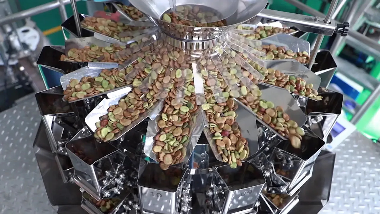 Walnuts Peanuts Packing Machine Dates Melon Seeds Weighing and Packaging Machine Auto Weighing Packing Machine