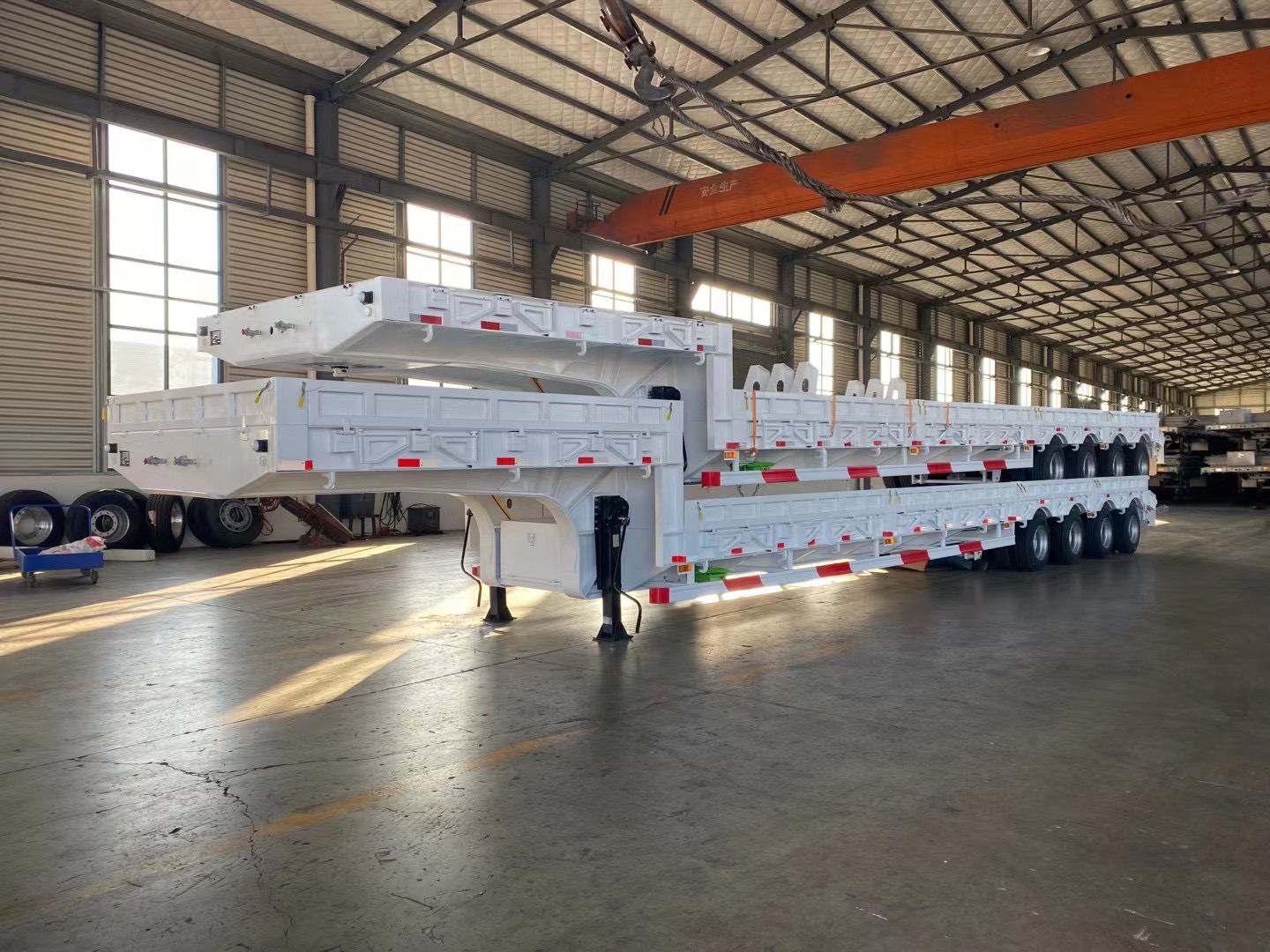2 Line 4 Axle Low Bed Trailer 80-120ton Detachable Gooseneck Semi Truck Lowboy Trailer For Sale Malawi