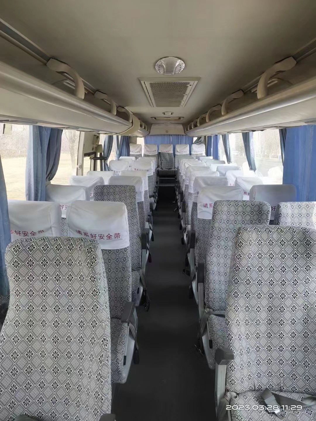 2nd Hand Bus 10.5 Meters Sealing Window Middle Passenger Door 47 Seats Air Conditioner Used Kinglong Bus XMQ6101