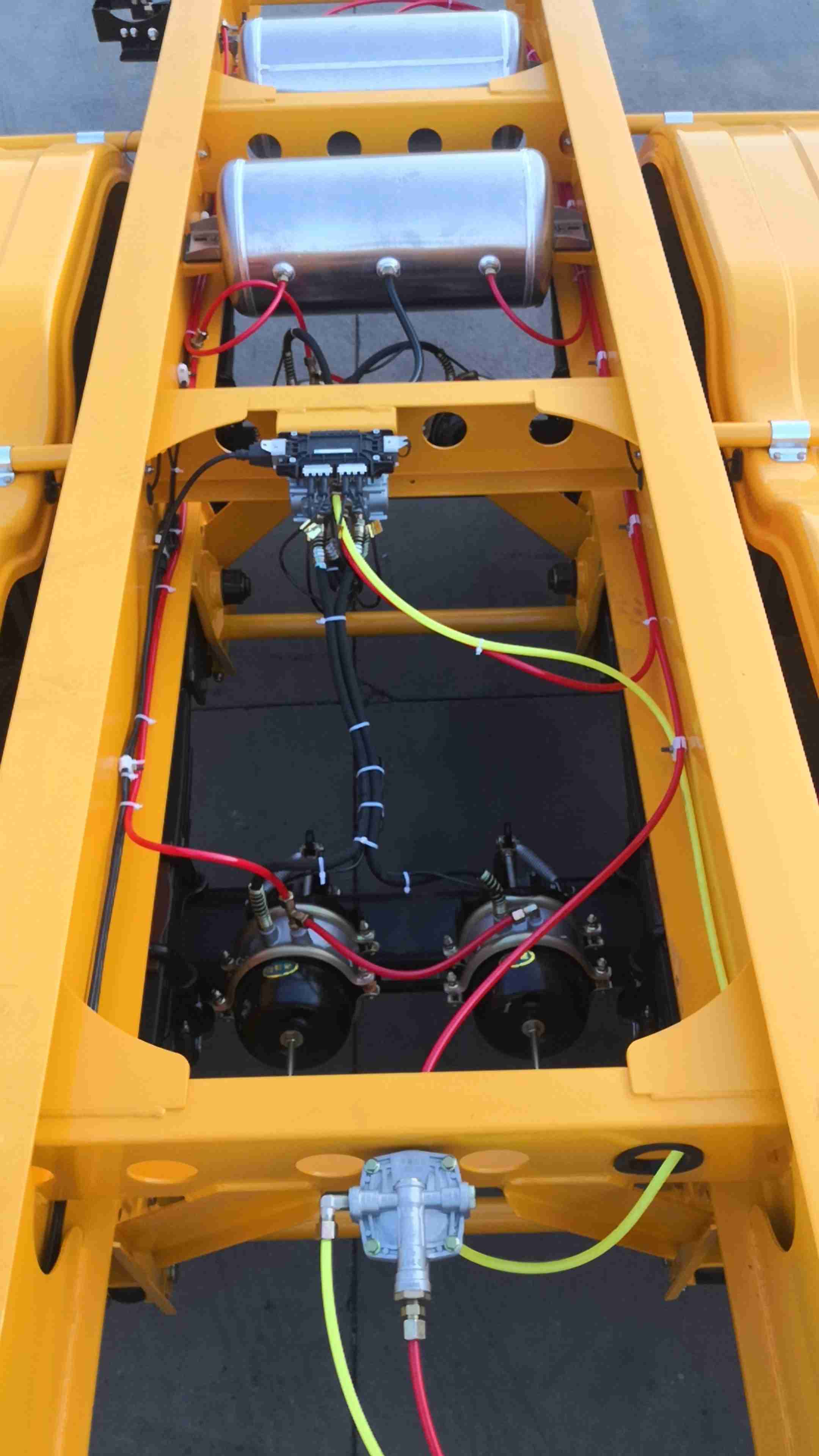 20001-25000 kg Max Payload CIMC Axle's 3-Axis Container Chassis Frames