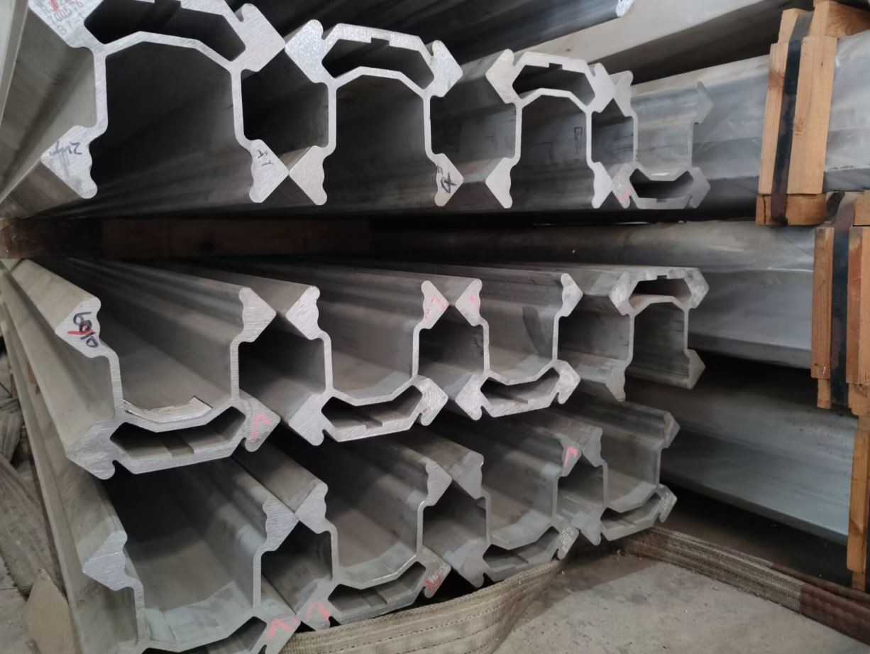 Underground Mining Industry Application Atlas Epiroc BMH2000 Feed Beam Aluminum Extrusion Profiles