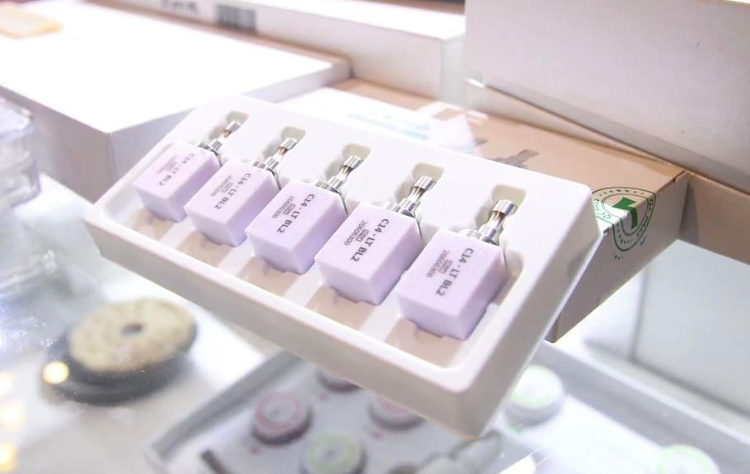 Manual Lithium Disilicate Glass Dental Material Cerec CAD CAM C14 Block For Cerec