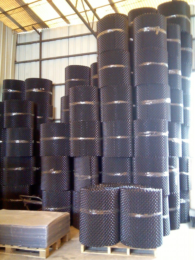 Aeration root pot mall holes in the form of cones throughout the sides of the container