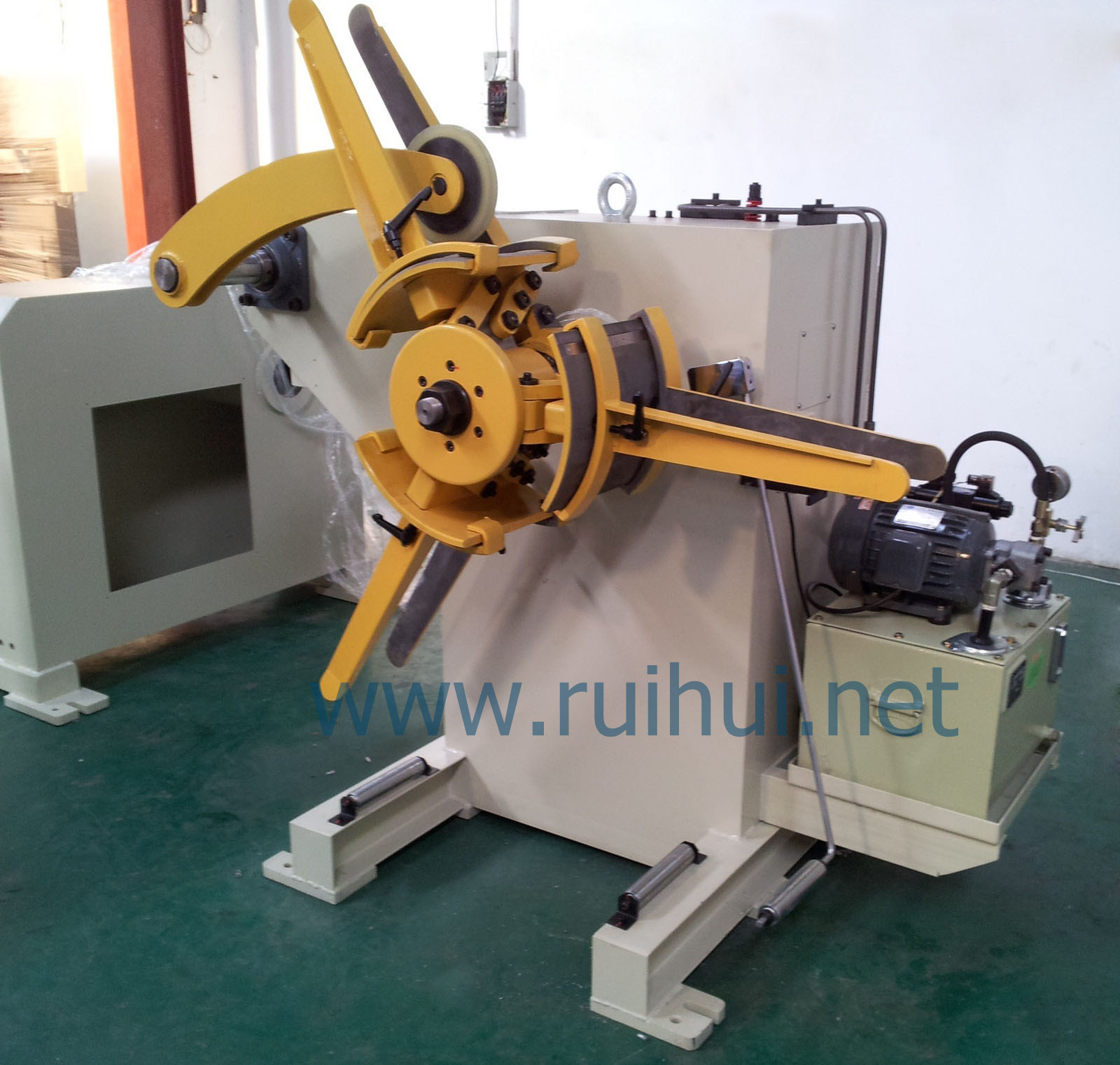 500kg Coil Weight Hydraulic Decoiler Machine With Manual Coil Block Expansion Mode