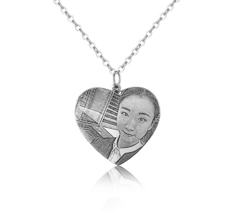 0.88in 3 Gram Custom Silver Necklaces Sterling Silver Photo Engraved Necklace ODM