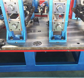 Racking Sheet Metal Roll Forming Machines Adopts Track Cutting Technology