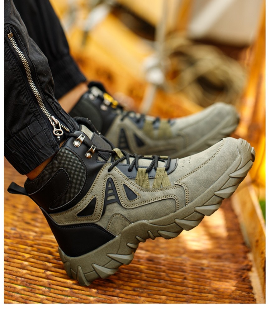 Sturdy Microfiber Safety Boots With Rubber Sole And Steel Toe For Protection In Work Environment