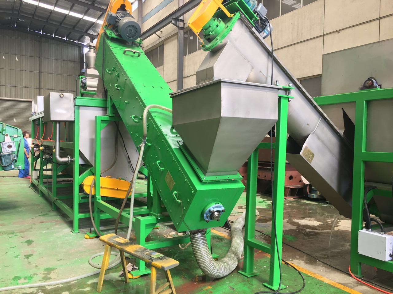 Waste Milk Bottle Plastic Recycling Machine Crushing Washing Drying Line