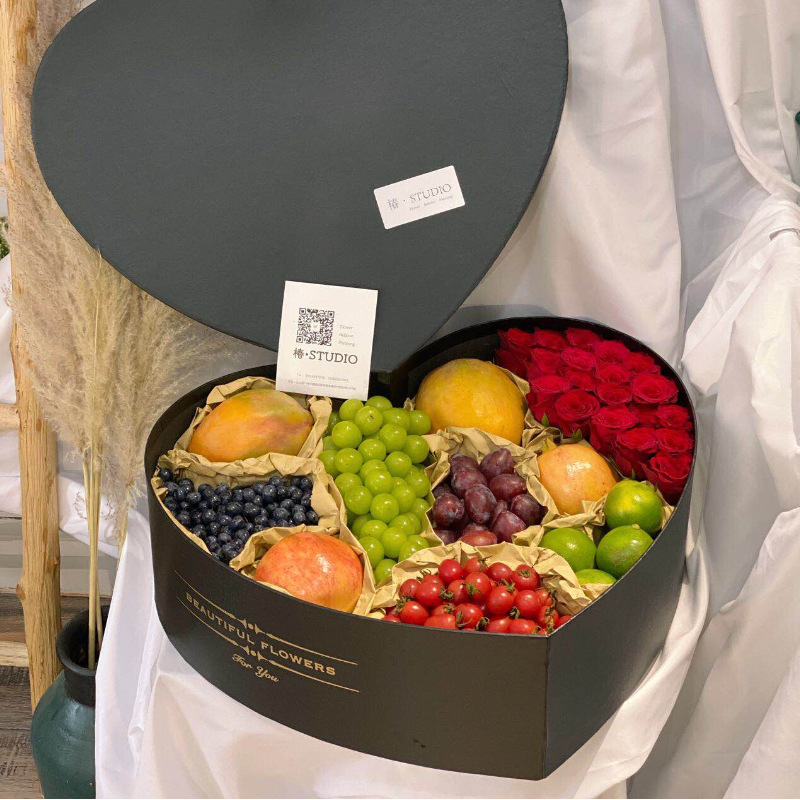 Custom Luxury Heart-Shaped Gift Boxes for Flowers and Love Decoration Photo Frame
