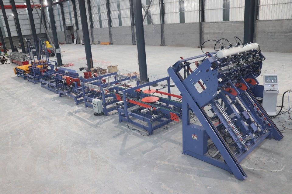 European Type Pneumatic Nail Gun Wood Pallet Making Machine For Nailing Pallets