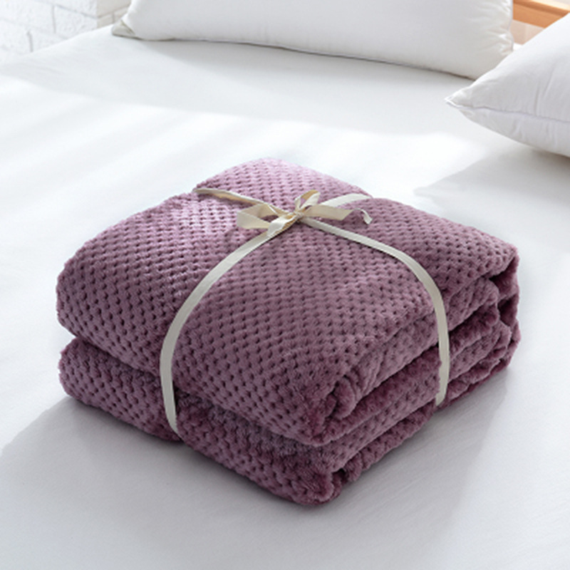 Customized Size Coral Fleece Blanket for Office Nap 150*200cm Soft Touch Sofa Blankets