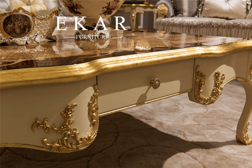Living room french provincial coffee table / carved coffee table