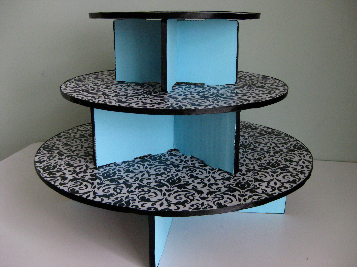 3 Tier Cardboard Cake Stand Zebra Pattern Customized Size Round Shape
