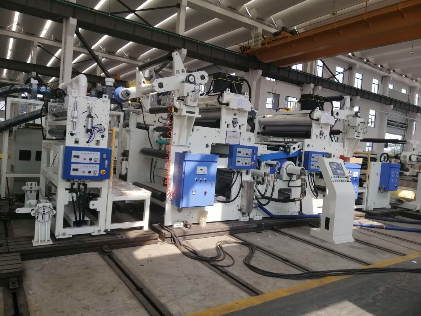 Multi Layers Thermal Automatic Lamination Machine , Max Φ800mm Heat Laminator Machine In White And Blue