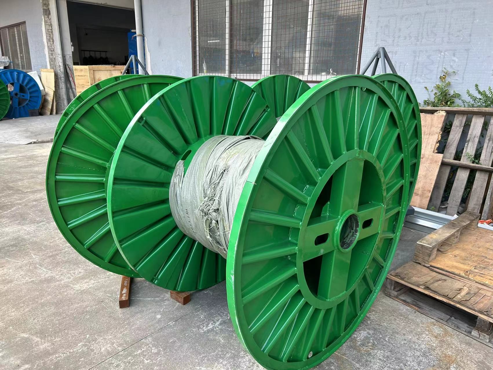 1250mm Corrugated Cable Bobbin For Wire / Cable Metal Reel Steel Drum