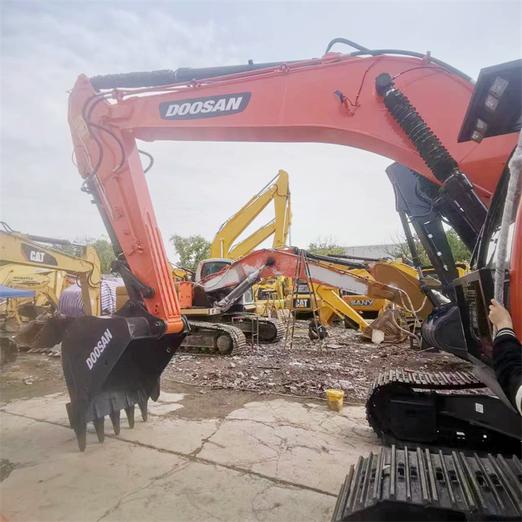 Good Health And Original Hydraulic Cylinder 30 Ton Doosan DX300LC-9C Excavator In Korea