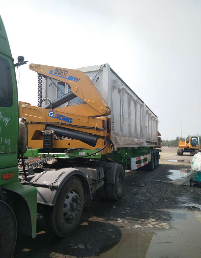 Heavy Duty Truck Mounted Hydraulic Crane , 37 Tons Truck Hoist Crane
