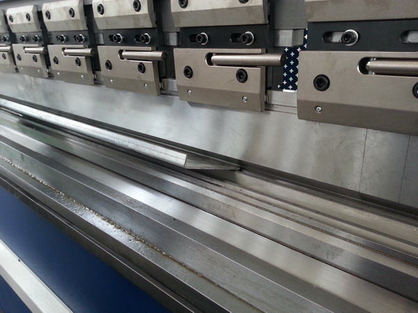 380V Synchro Servo Steel Plate Bending Machine CNC Hydraulic 160T/4000
