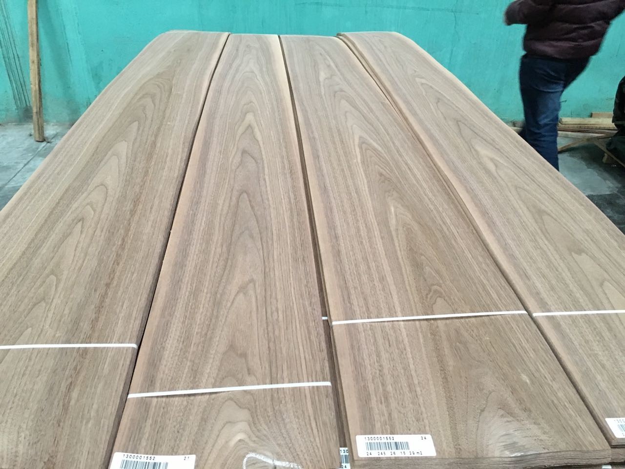 American Black Walnut Natural Wood Veneers for Furniture Doors Panel Interior Designing