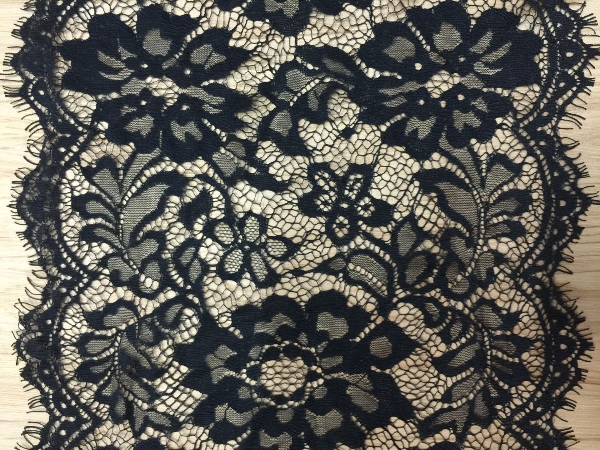 18cm 2017 New Fashion Lace Border Strench Lace Edge in Black/Ivory color
