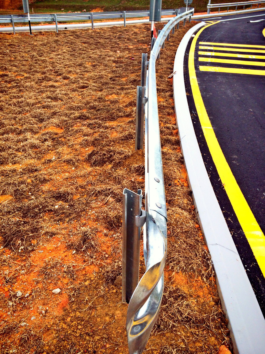 Roadway Safety Steel Corrugated Beam Highway Guardrail Z Post ISO9001 2000 Certified