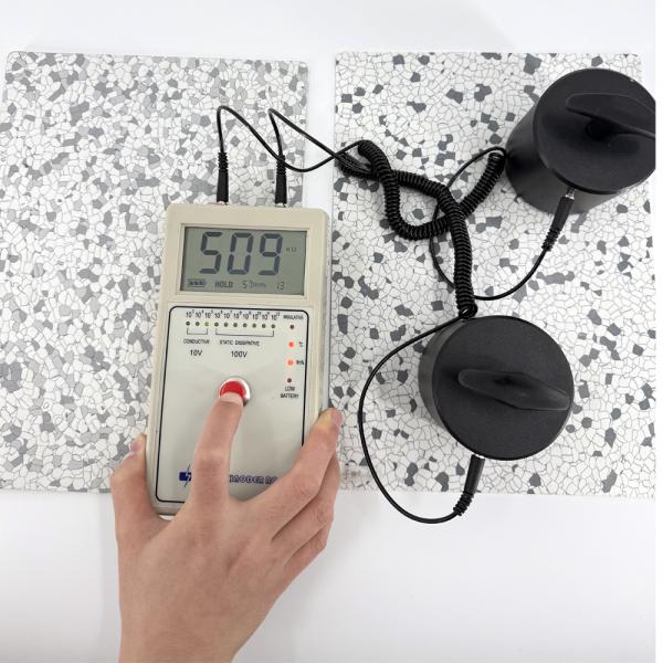 Conductive PVC ESD Flooring Tile 10^4-10^6 Ohm Customizable