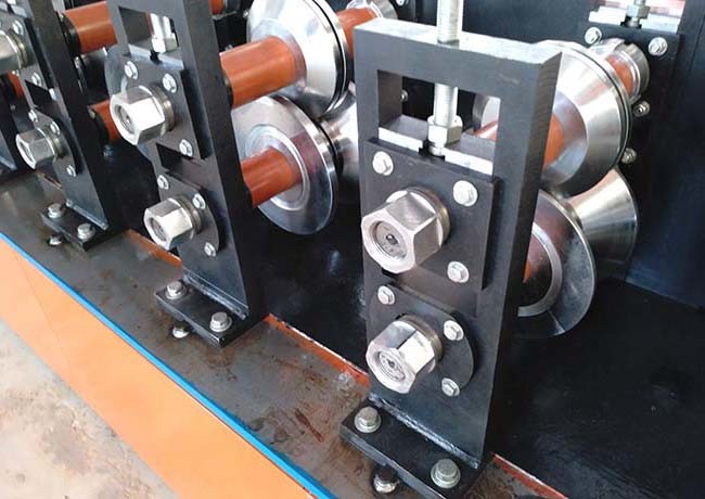 Baffle Ceiling Channel Roll Forming Machine Servo With Servo Tracking Cutting