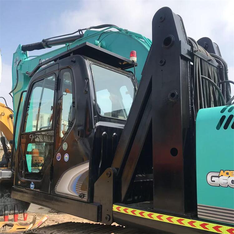 Original Japan Used Kobelco SK200 Excavator Large Crawler 20ton with Simple Operation