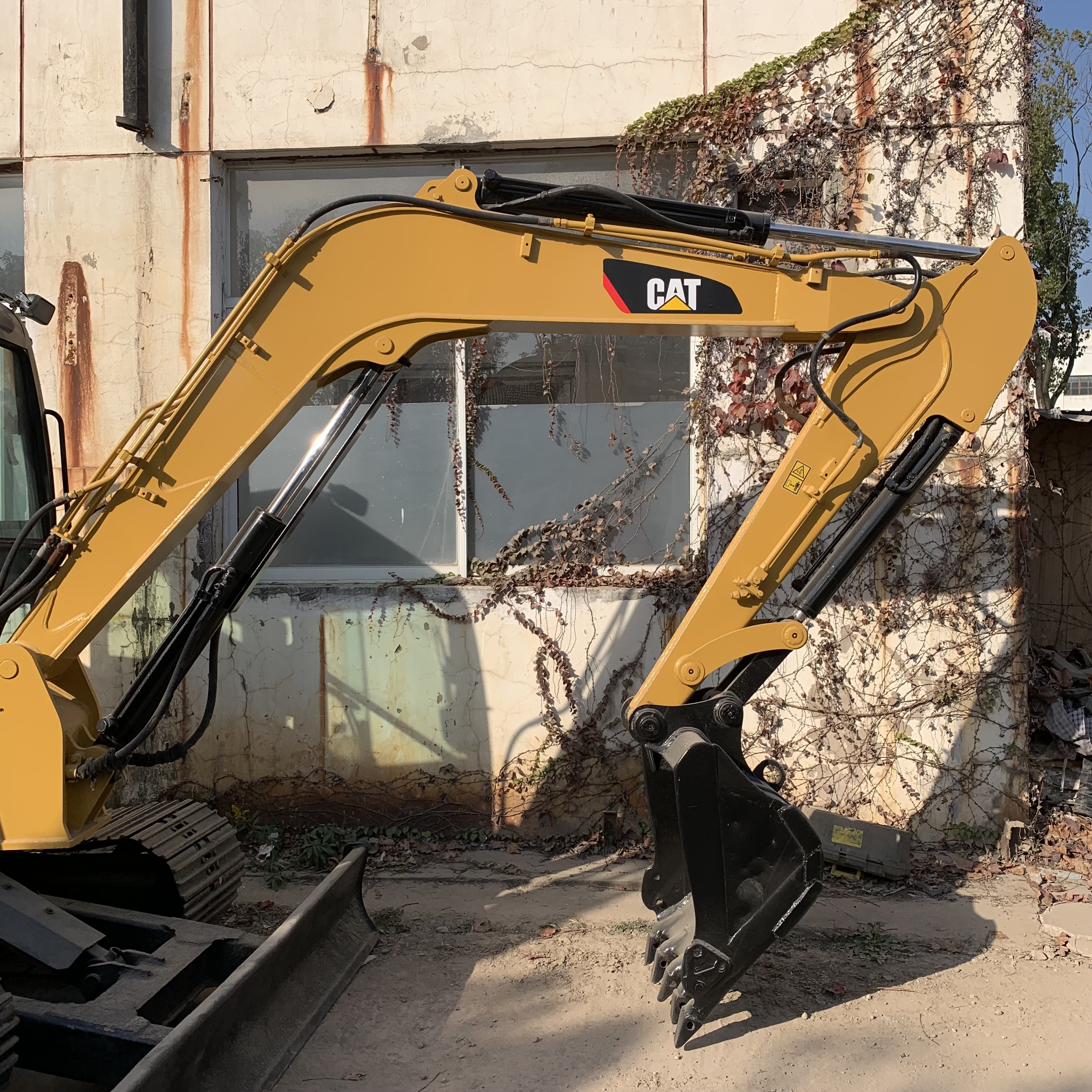 Caterpillar 306 Used Crawler Excavator with Low Working Hours and Original Color