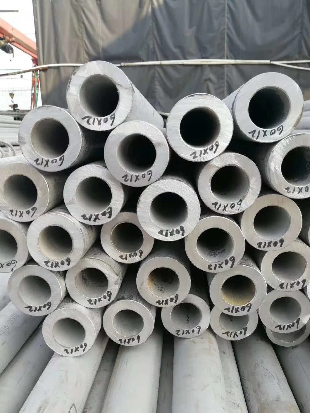ASTM A335 Alloy Steel Seamless Pipe Tube 5mm 80mm Thick Wall Weld