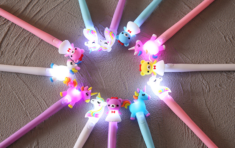 4pcs Set Heat Sensitive Erasable Ink Plastic Gel Light Pen for Trending Cartoon Bear