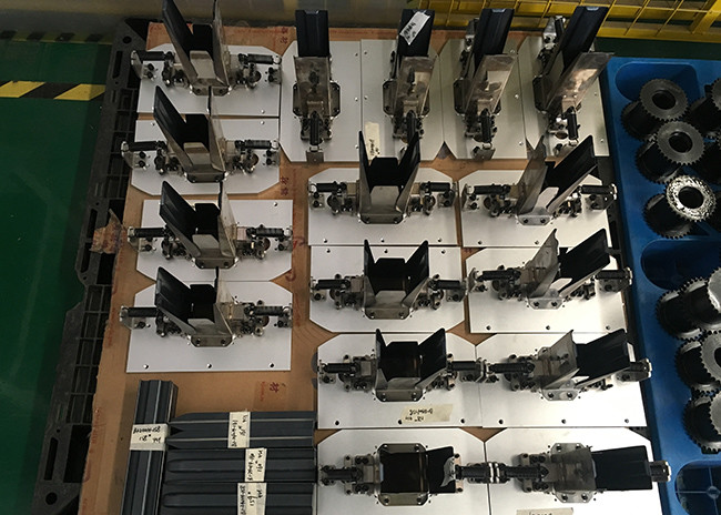 Dual Servo Motor 18 Bags/Min Sanitary Towel Sealing Machine