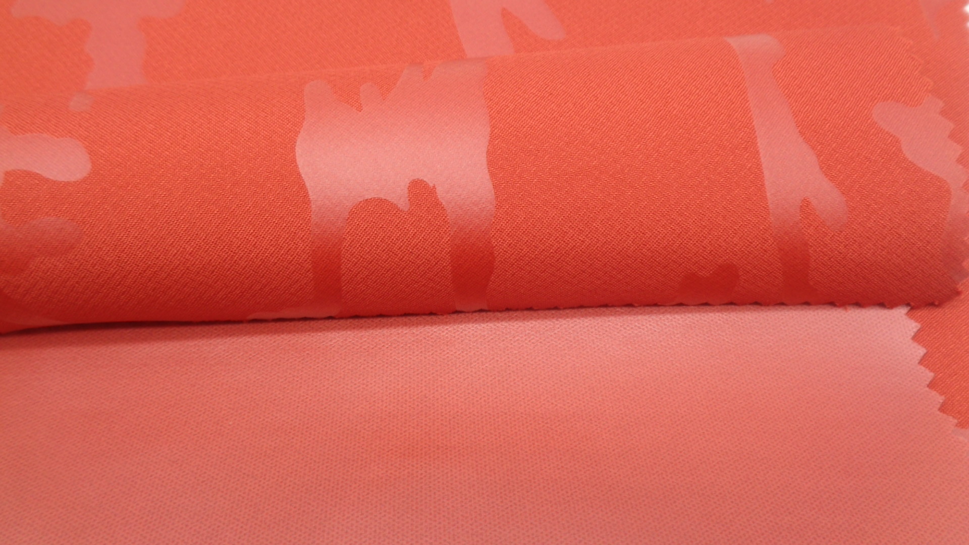 Waterproof Outdoor Jacket Fabric 220 Gsm 90% Polyester 10% Spandex