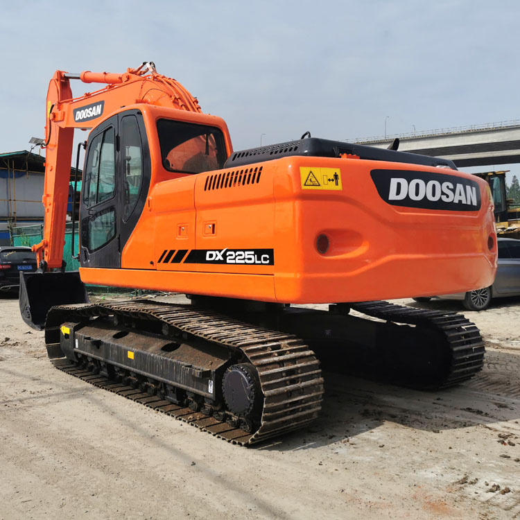2017 Doosan DX225 Medium Excavator in South Korea Good Condition Original Hydraulic Valve