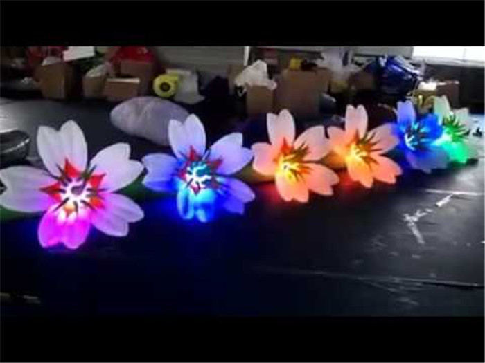 Multi Color Inflatable Flower Chain For Wedding Decoration With LED