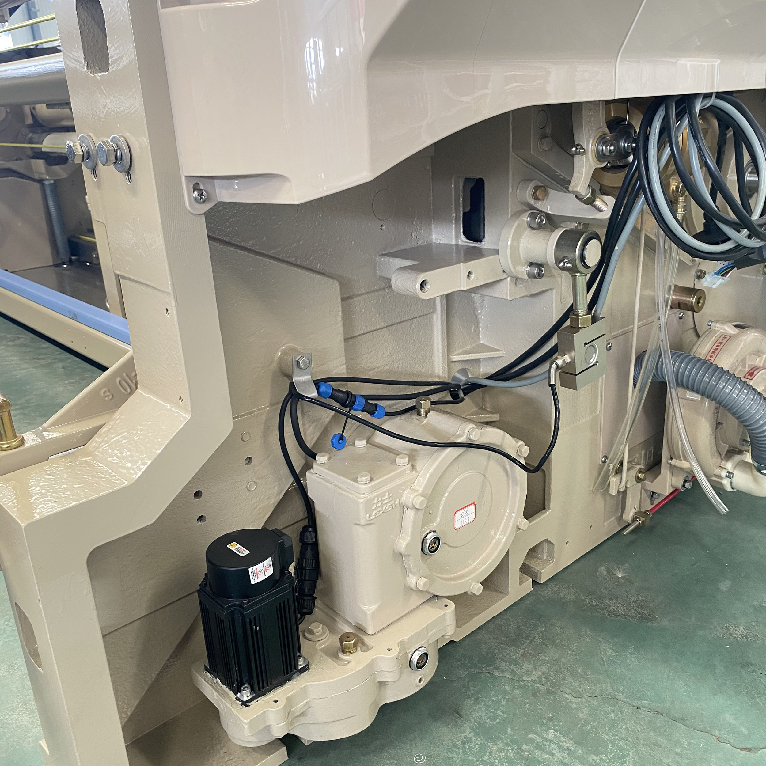Weaving Machine New Condition 822 Model Polyester Fabric Automatic Weaving Loom Water Jet Loom