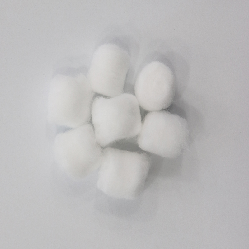 Eco Friendly Medical Absorbent Cotton Balls Sterilie Or Non Sterile Available