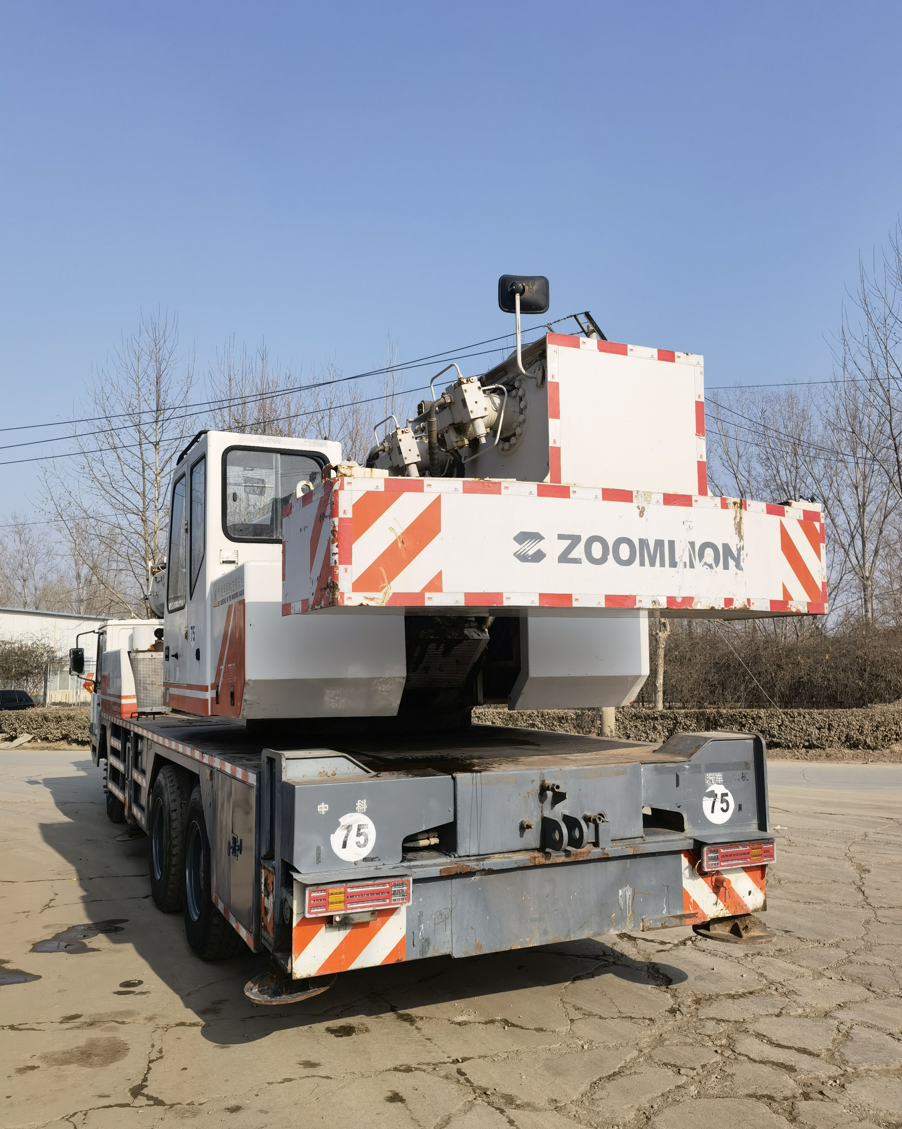 Used Zoomlion 25 Ton Hydraulic Truck Mounted Crane with Max. Lifting Height of 43m