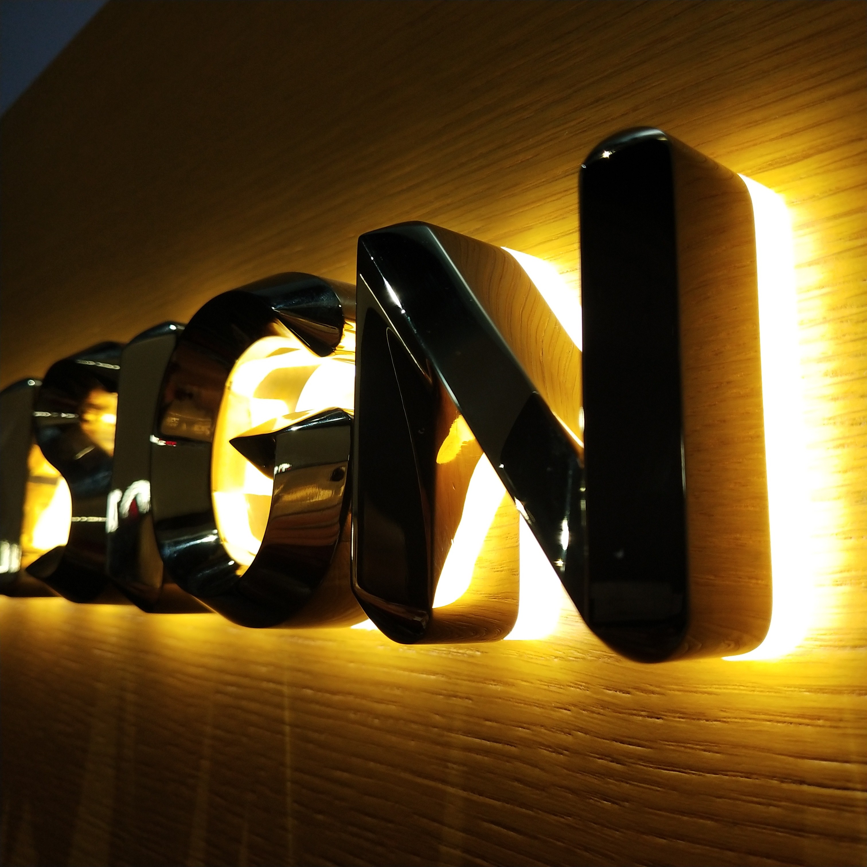 Free Standing Backlit 3D Letters , 6500K Reverse Channel Letter Signs