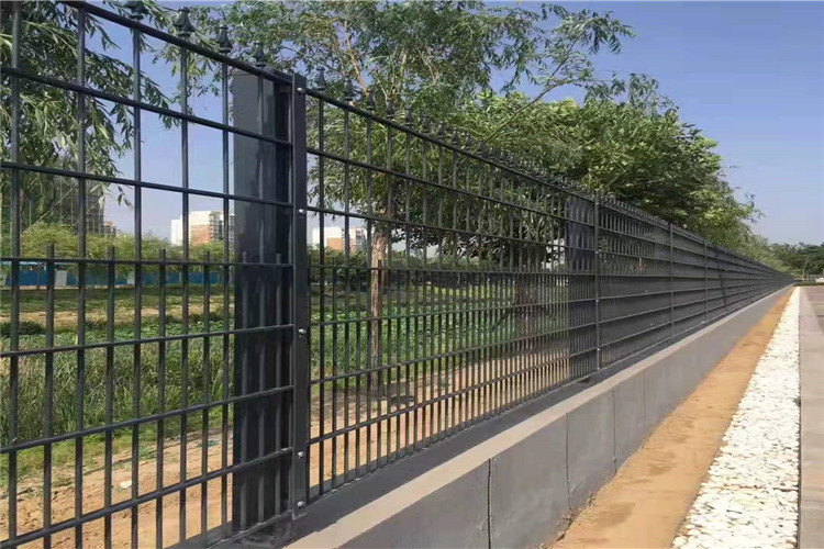 High Strength Welded Wire Security Fence Barrier With 4.0 Mm Diameter