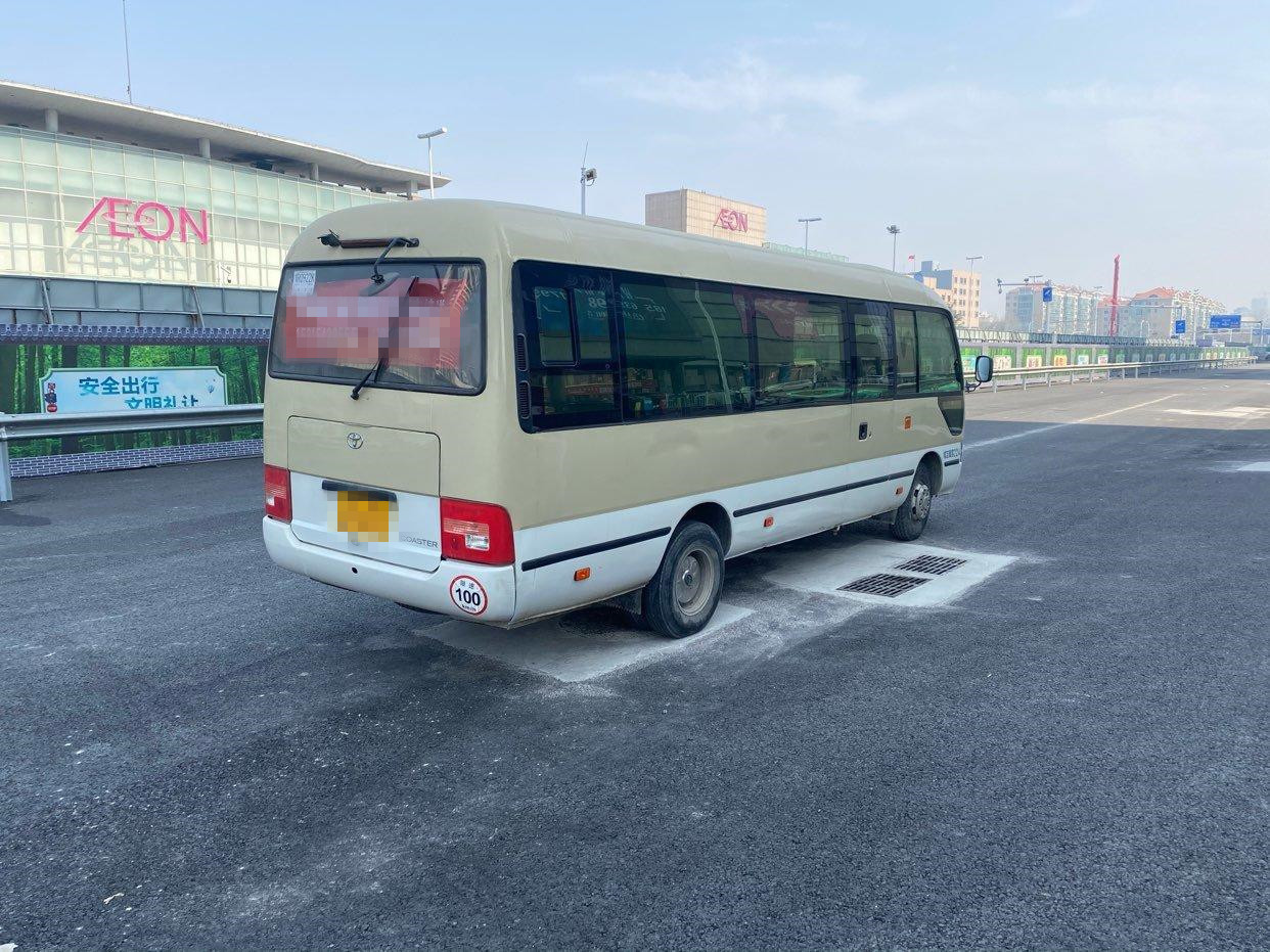 Second Hand Mini Coaster Bus Toyota 1hz 6 Cylinder Engine With 23 Seats