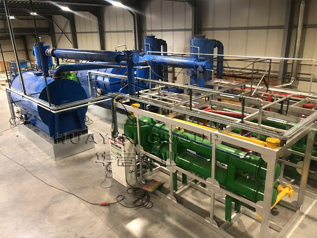 Vacuum 2 Ton Mobile Pyrolysis Unit Plastic Diesel Plant