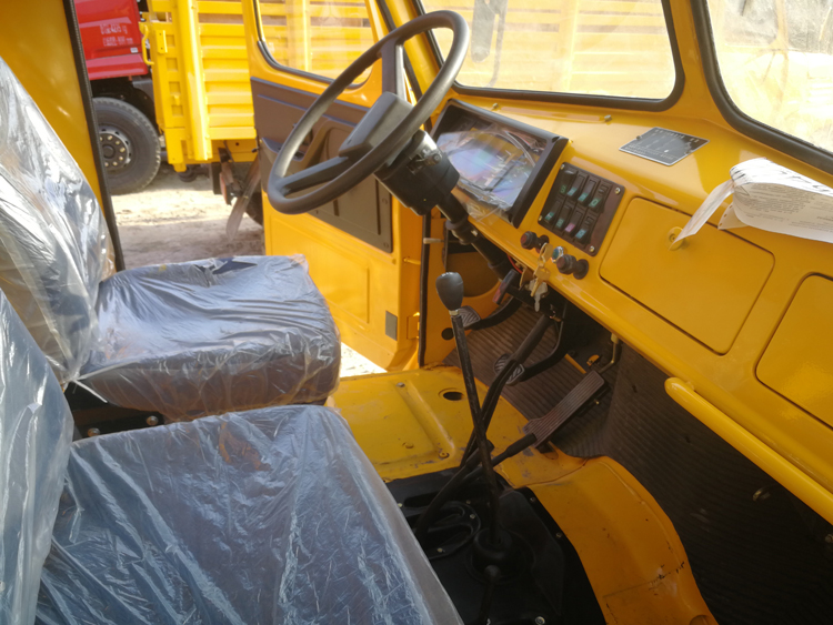 Customer's Requirements Diesel Materials Transport Pickup Cargo Truck by Dongfeng 4x4