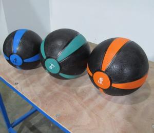 China Crossfit Two Color Bouncing Medicine Ball Rubber Material OEM Logo on sale