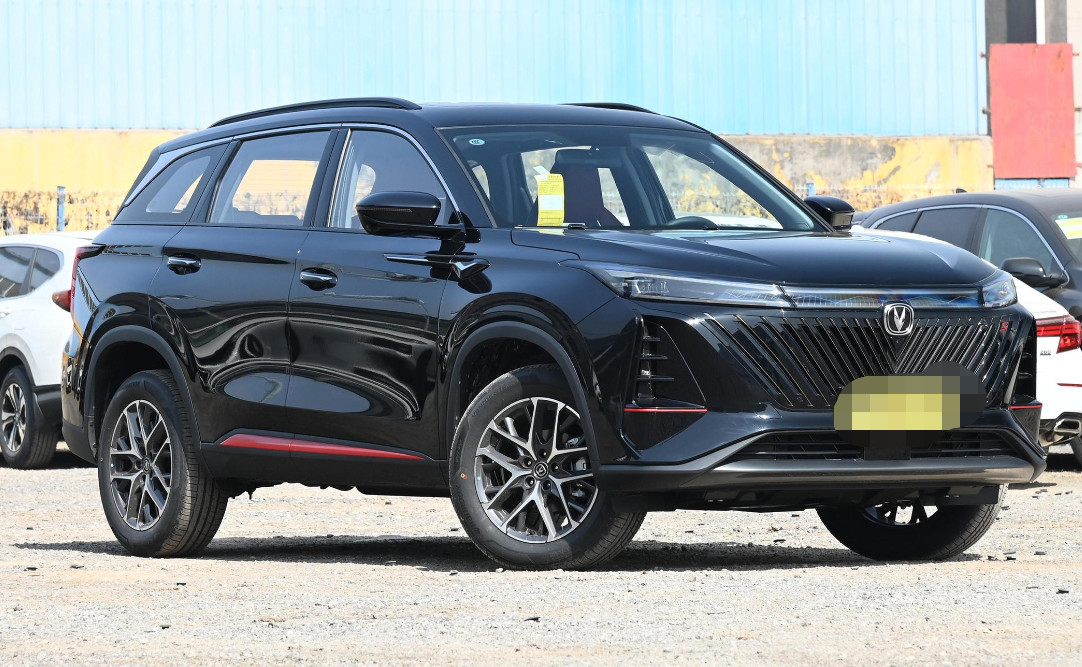 Changan CS75 PLUS Compact 5 Door 5 Seat SUV 1.5T LxWxH(Mm) 4700x1865x1710