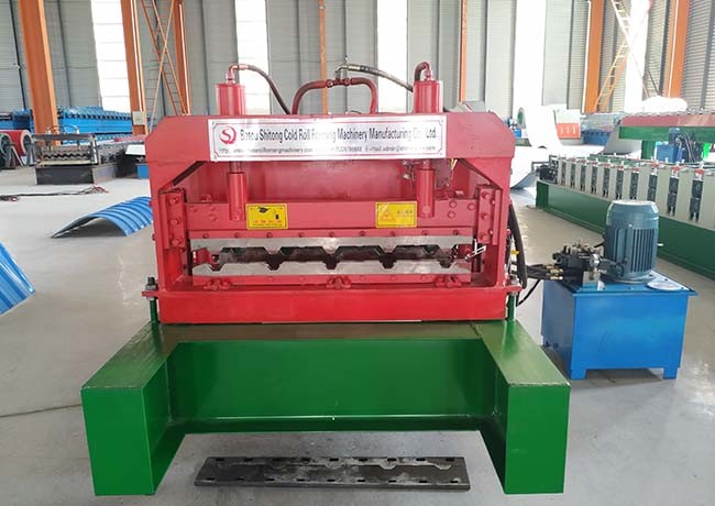 Long Curving Roof Trapezoidal Sheet Roll Forming Machine Effective Width 835 / 828 / 840mm