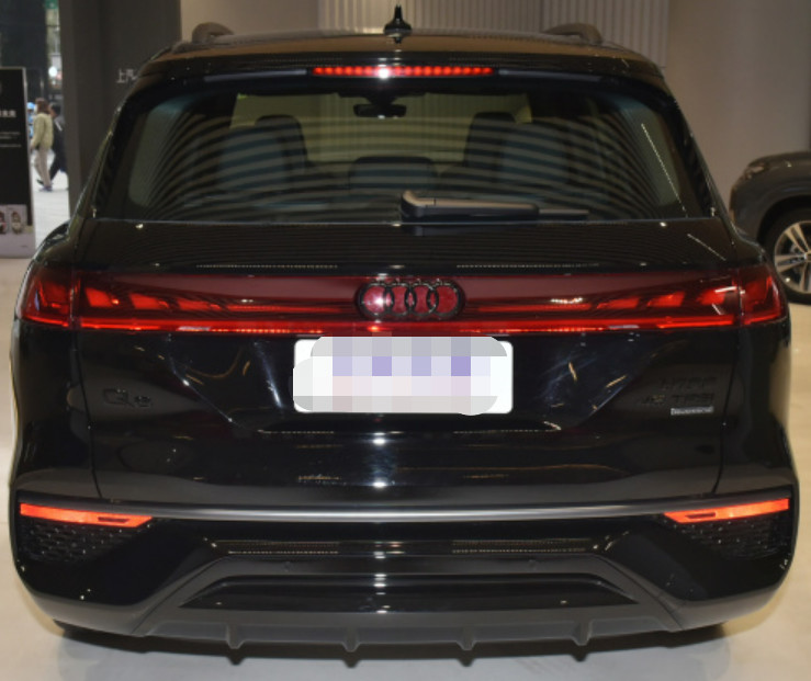 AUDI Q6 2022 45 TFSI quattro QIYUN type flying riding suit 5 Door 7 seats middle-large SUV