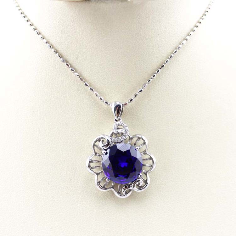 925 Silver 12mm Round Garnet Cubic Zircon Flower Style Pendant Necklace (P43)