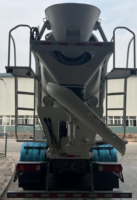 Construction Mobile Heavy-Duty Sinotruk HOWO 8 10 12 14 16 Cbm